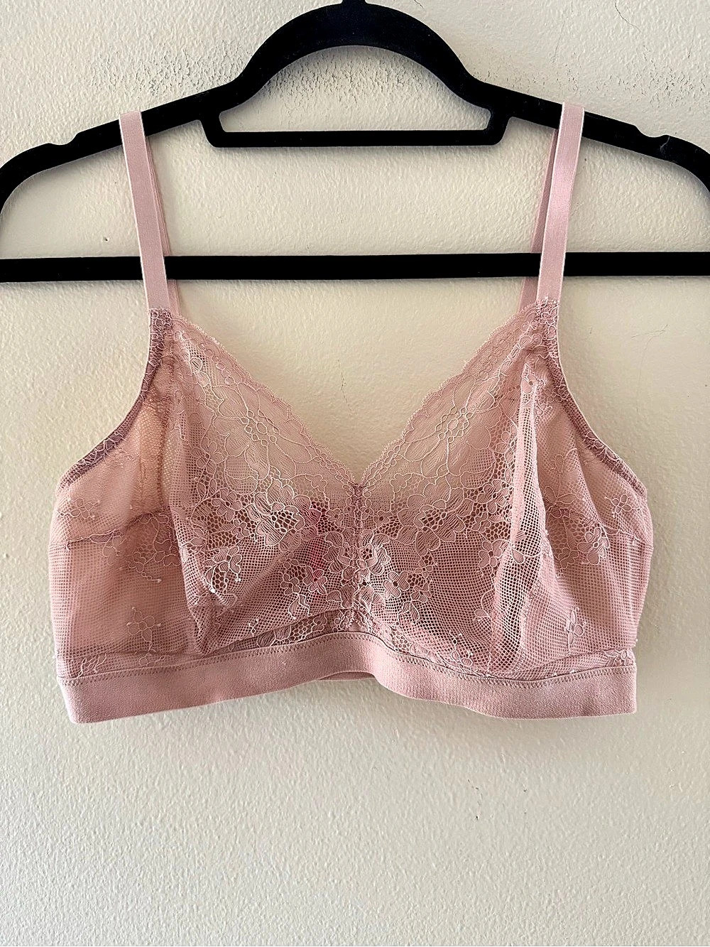 SPANX Spotlight On Lace Bralette in Pink Size Large